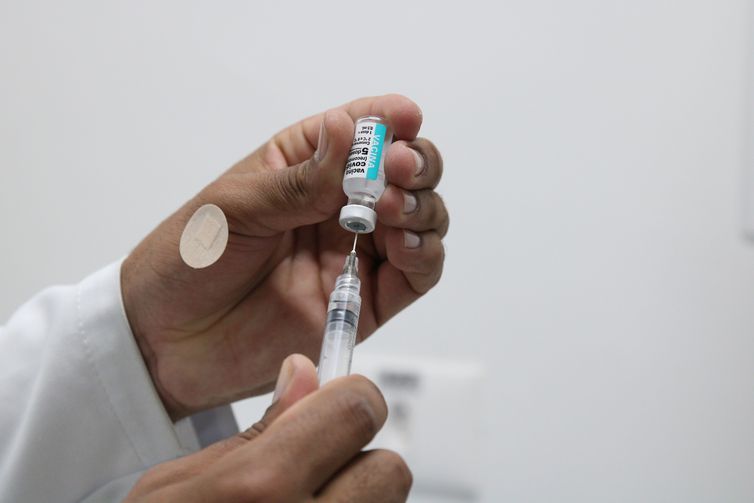 Senado aprova MP que revoga exigência de repasse de vacinas ao SUS