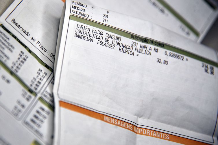 Aneel: tarifa de energia elétrica deve subir, em média, 5,6% em 2023