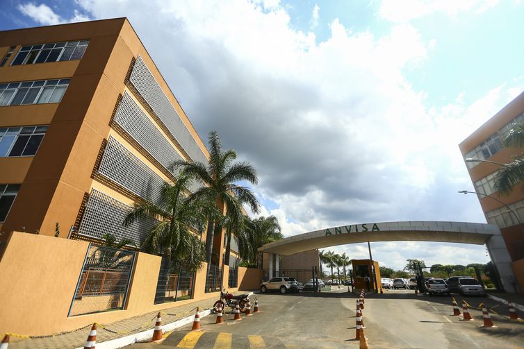 Anvisa aprova vacinas bilaventes contra covid-19