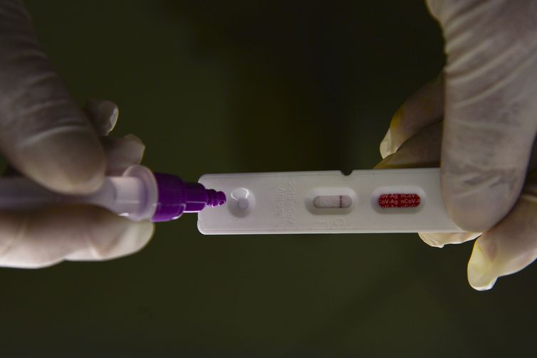 Casos de covid-19 no Rio de Janeiro aumentam 430% em uma semana