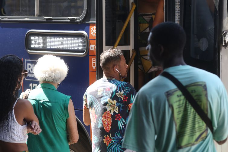 Covid-19: Brasil tem 1.310 casos e 10 mortes em 24 horas