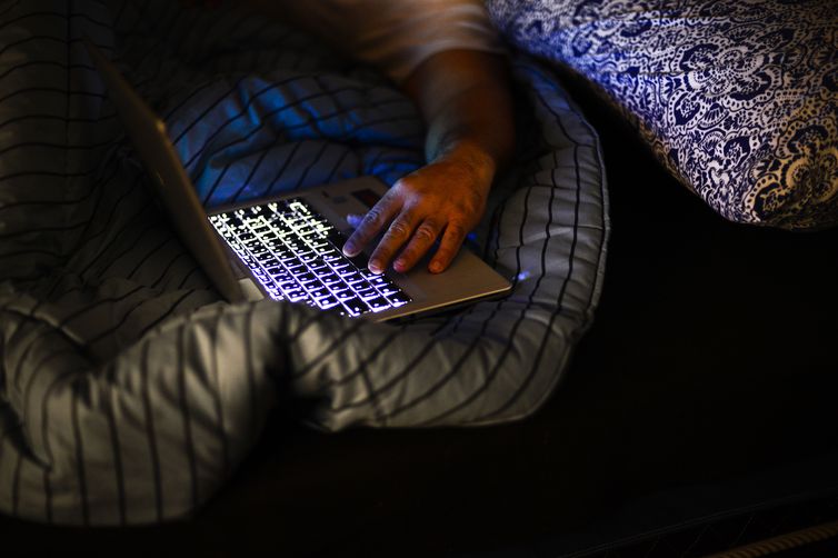 Enem: estudantes não devem trocar sono por estudos, diz especialista