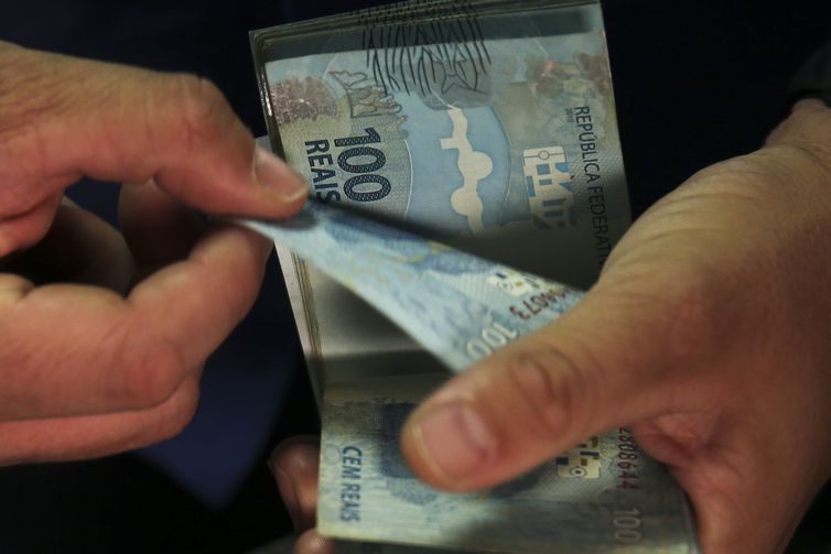 Mercado financeiro eleva projeção da inflação de 5,61% para 5,63%