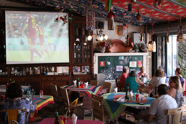 Movimento em bares e restaurantes deve crescer 30% na Copa