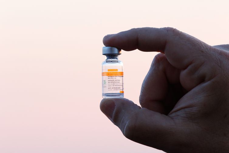 Rio retoma segunda dose contra covid-19 em crianças de 3 e 4 anos