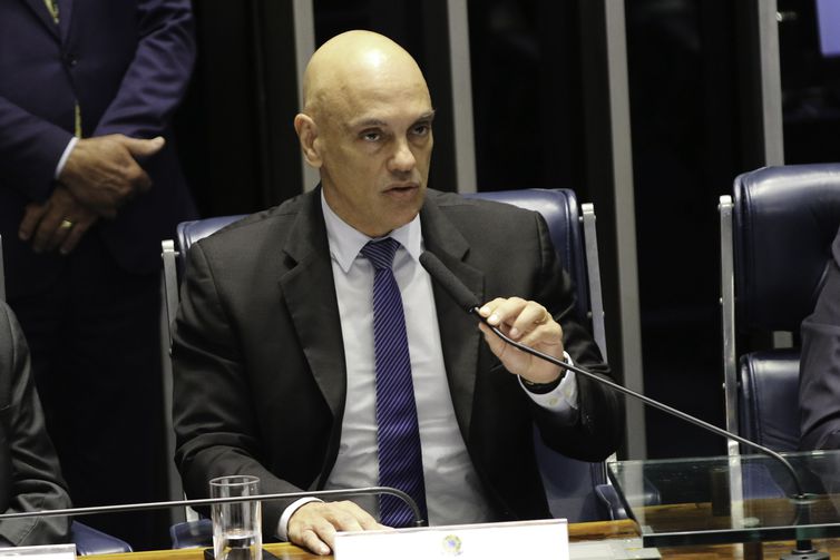 STF pede informações sobre veículos que participaram de bloqueios