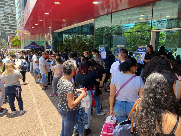 Um terço dos inscritos no Enem faltaram às provas