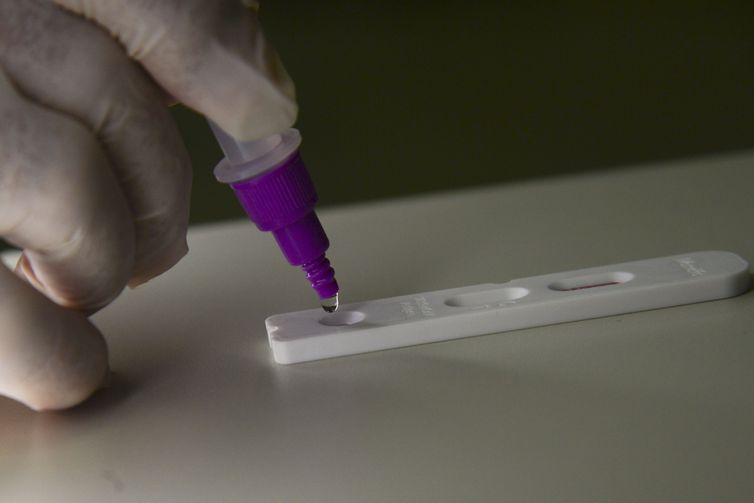 Covid-19: cidades com mais de 100 mil moradores tiveram mortes em 2021