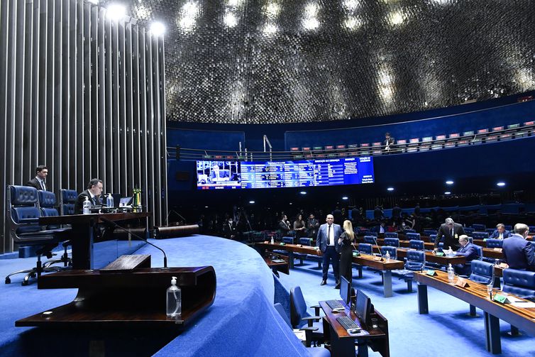 Senado aprova texto-base do primeiro turno da PEC da Transição