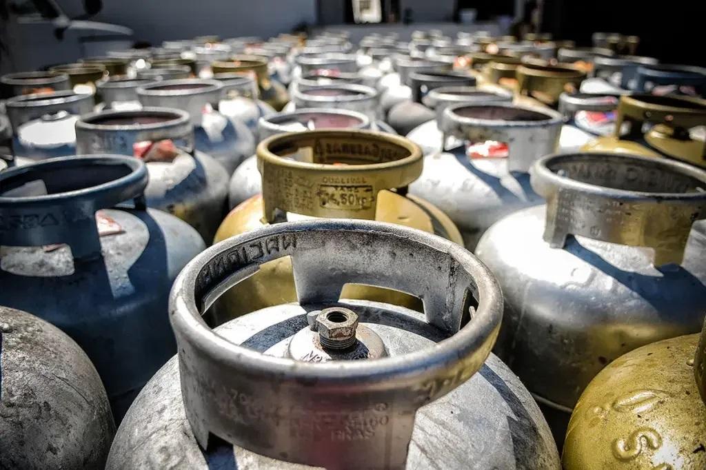 Gás de cozinha terá novo aumento nas distribuidoras em setembro