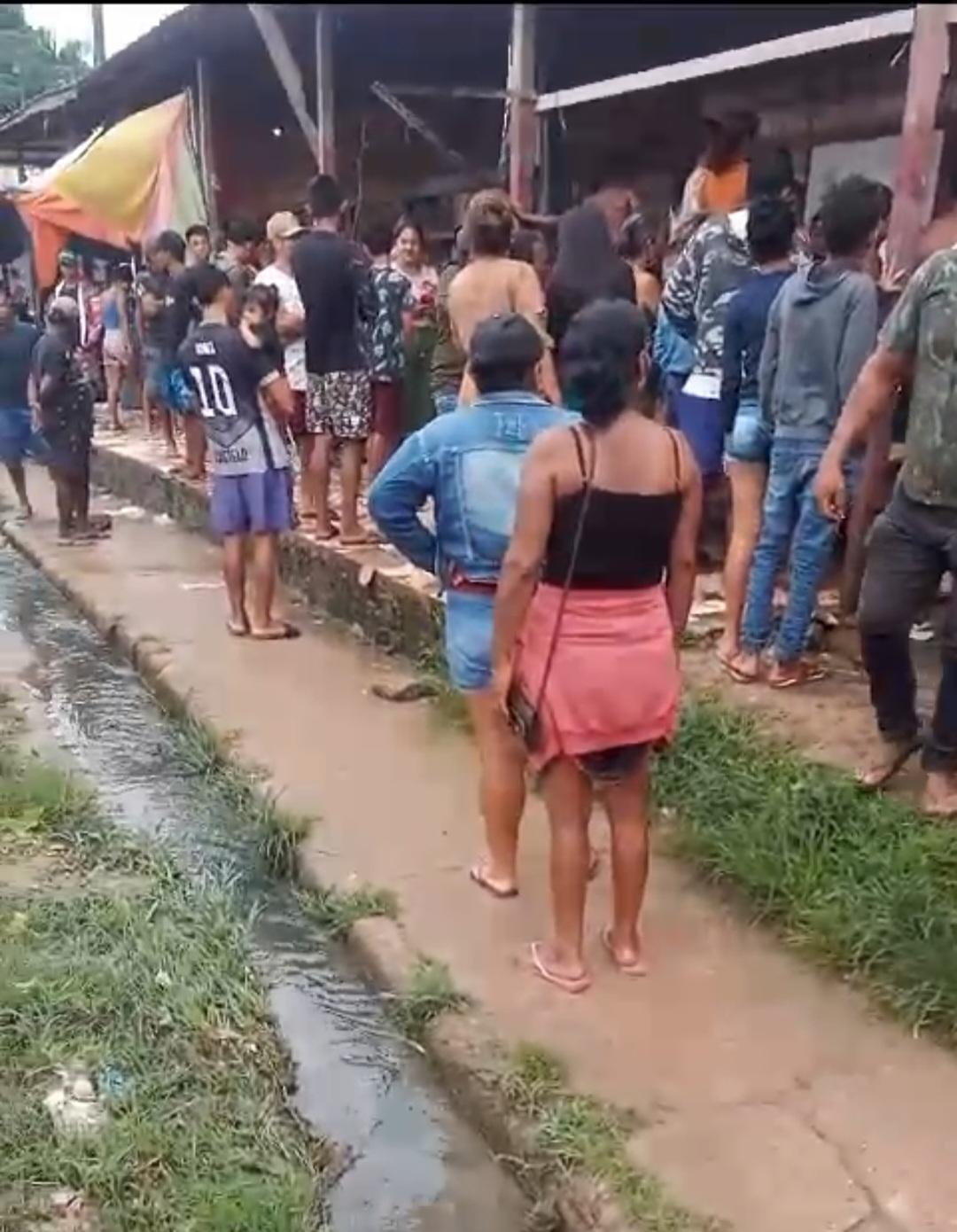 Fonte Boa: Homem é encontrado morto em um dos Box da feira do Bairro Pai Sabá na estrada da Baré