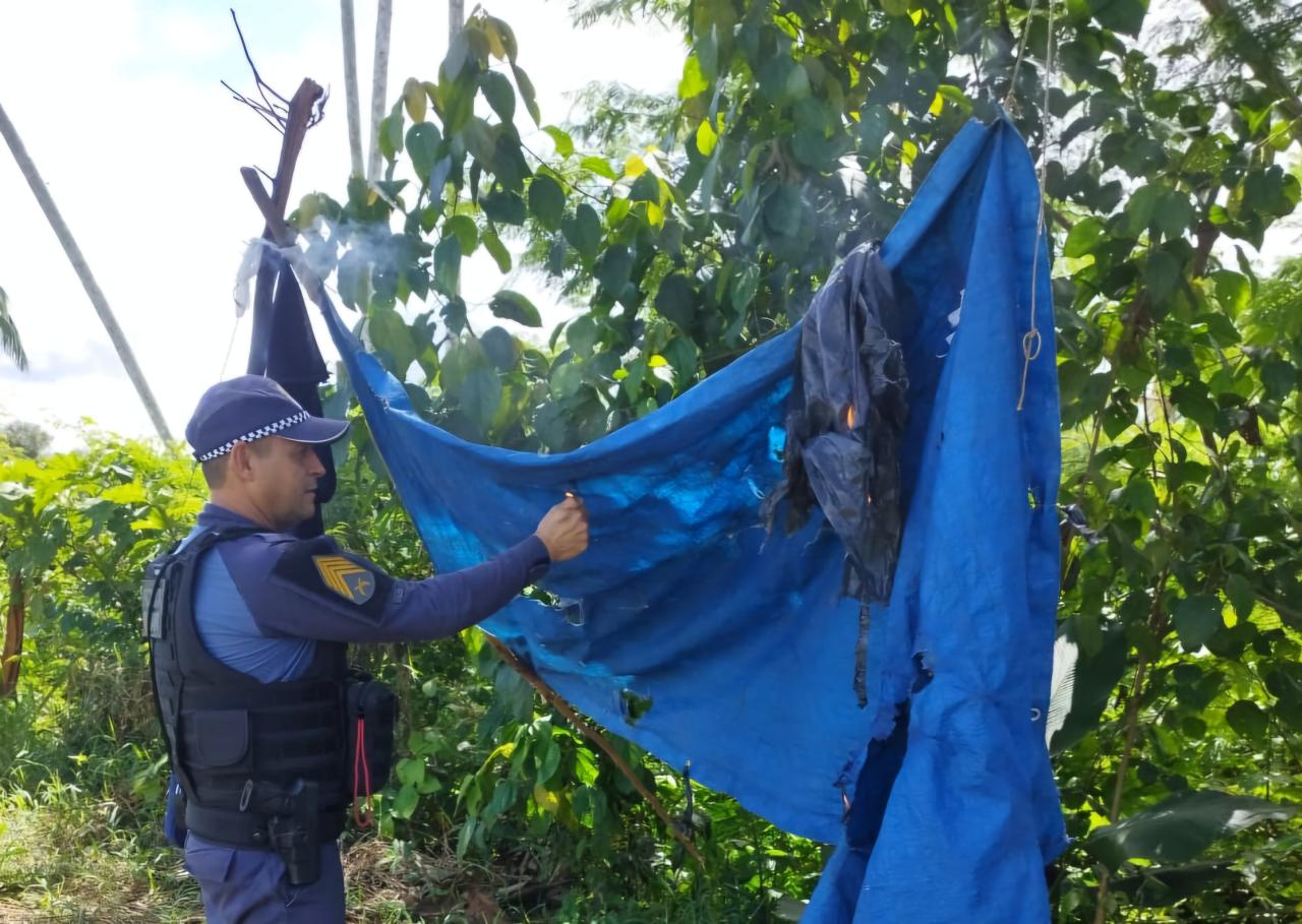 Fonte Boa: Operação policial antidrogas chegou de surpresa em um local conhecido como “MOITA” área de comércio e consumo de drogas