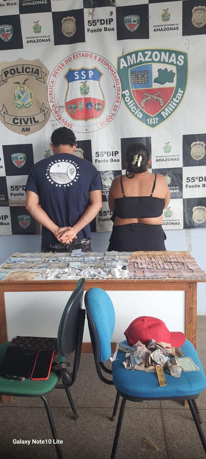 Disk drogas: Casal suspeitos de integrar esquema de entrega de drogas por delivery são presos em Fonte Boa