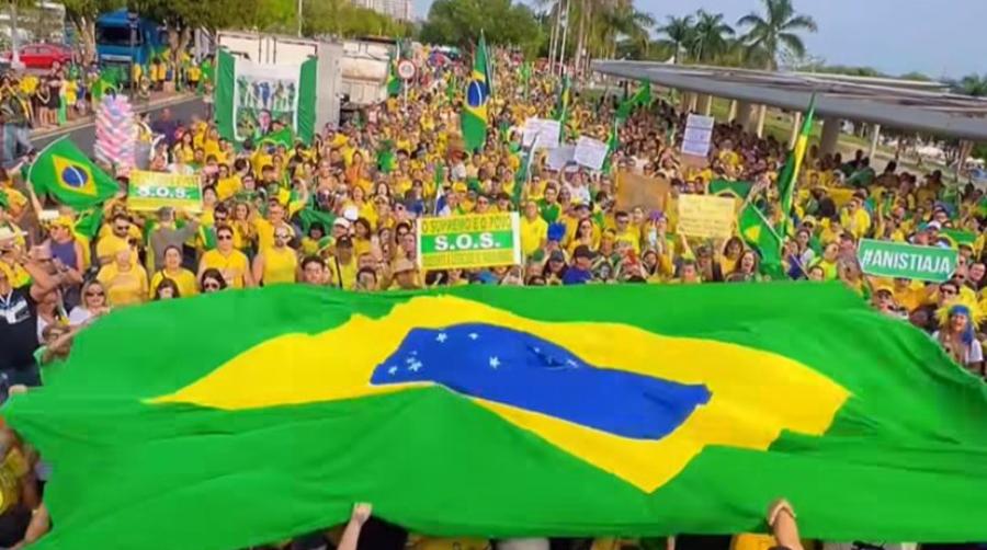 Direita amazonense reuniu milhares de pessoas em manifestação “Reaja Brasil”, na Ponta Negra em Manaus