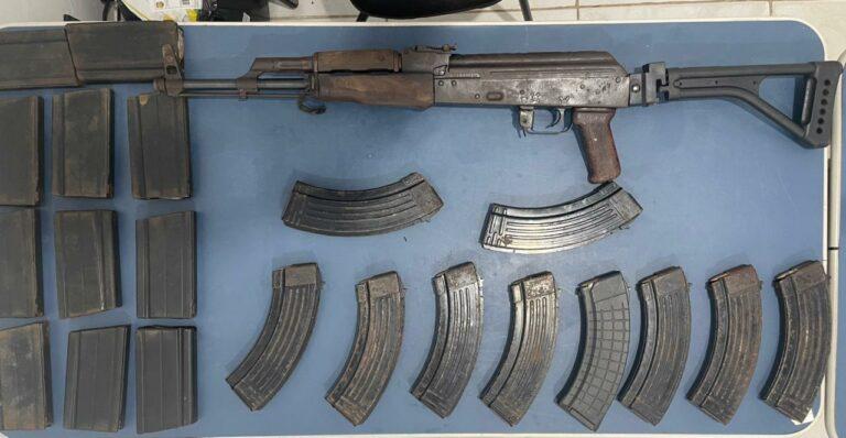 Rio Solimões: Homem é preso com armamento de guerra de origem venezuelana e centenas de munições