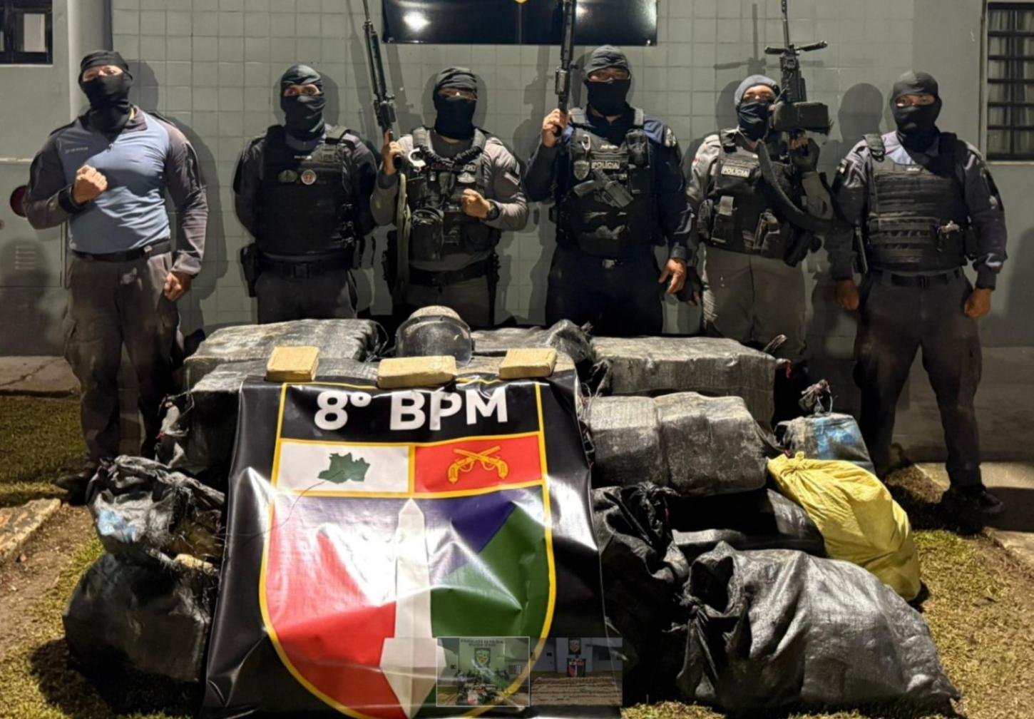 Após troca de tiros no rio, PM apreende mais de 800 kg de skunk no Alto Solimões