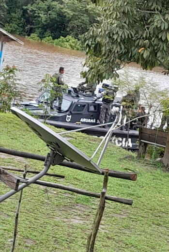 Operação apreende drogas, fuzil M16 e lancha blindada do tráfico em Jutaí