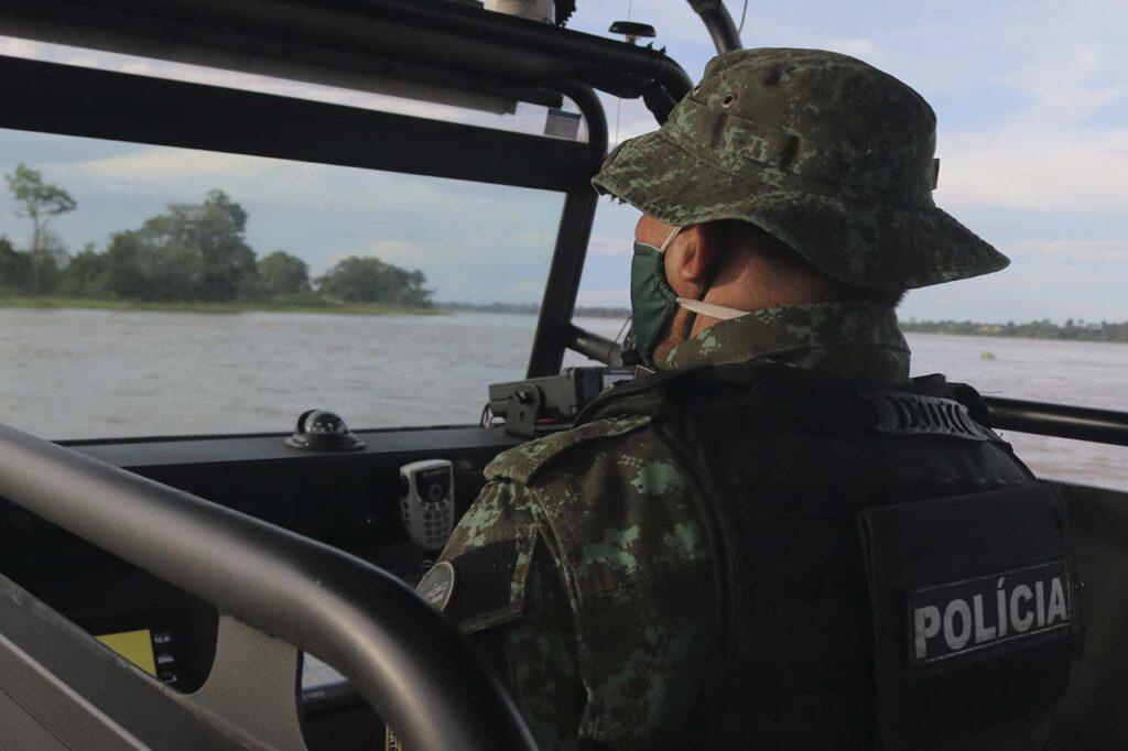 (Vídeo): PM caça mais oito suspeitos de pirataria em Fonte Boa e alerta comunidades ribeirinhas