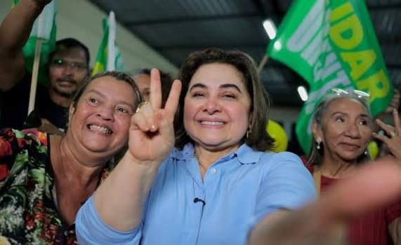 Professora Maria do Carmo abre cinco pontos de vantagem sobre Omar Aziz em pesquisa para o Governo do Amazonas