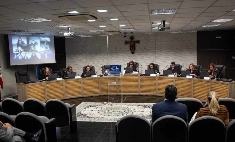 Partidos no Amazonas assumem compromisso por campanha sem fogos com estampido