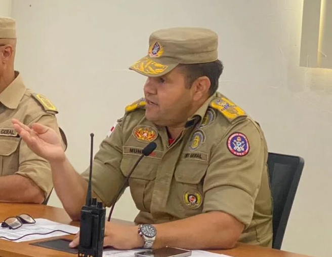 Comandante dos Bombeiros apresenta documentos que confirmam negativa federal a pedido de aeronaves para combater queimadas no Amazonas