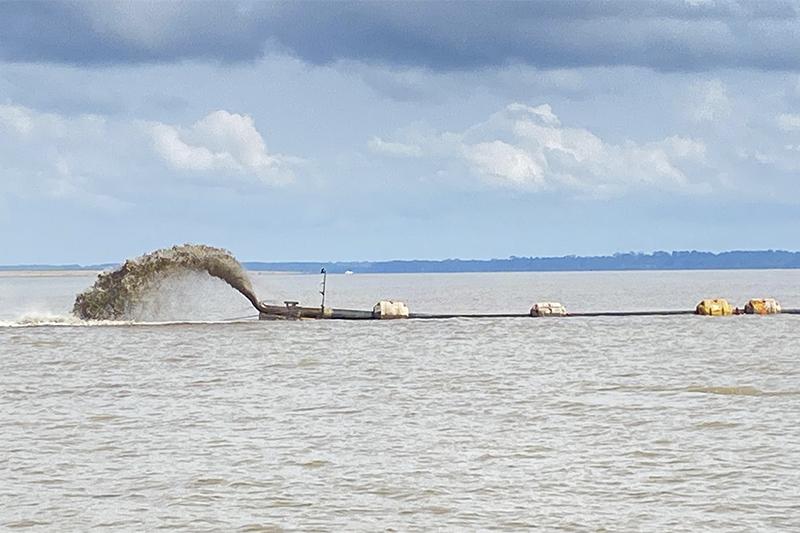 Dragagem no Solimões: até onde é seguro mexer no caminho natural do rio?