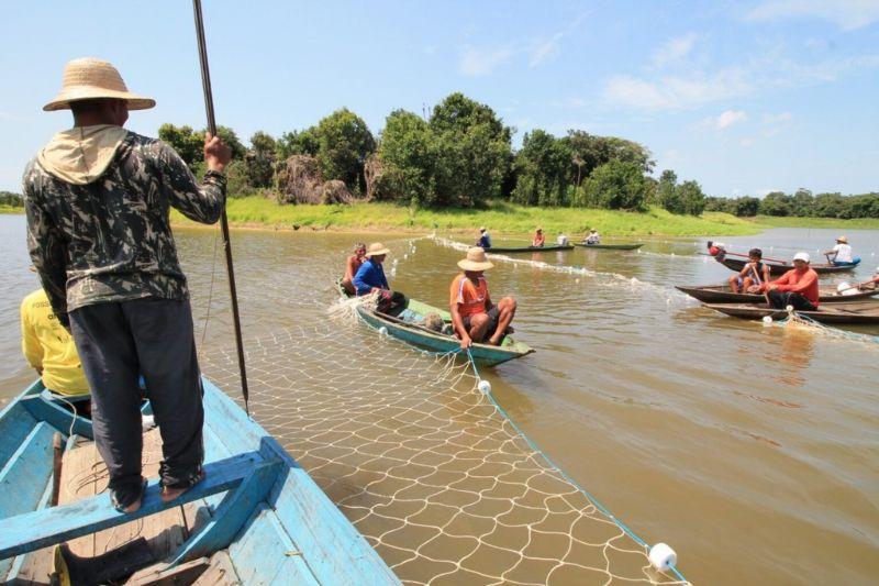 Pescadores no Amazonas (Foto: Divulgação/Sepror)