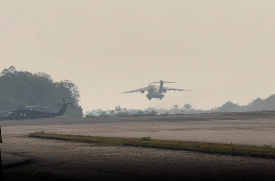 Missões com aeronave KC-390 Millennium foram realizadas na região de Parintins (AM); para esta terça-feira (13/10) estão previstos novos voos em Parintins e Itacoatiara.