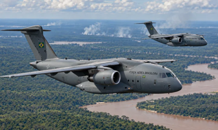 Após negar pedido de aeronaves feito pelos Bombeiros do Amazonas, Governo Federal envia reforço aéreo para combater incêndios