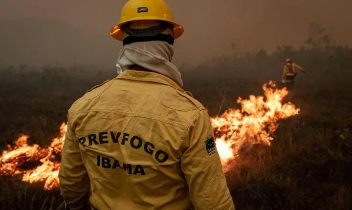Após repercussão de negativa de apoio aéreo, Governo Federal anuncia três aeronaves para combater incêndios no Amazonas