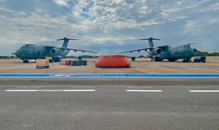 Aviões da FAB começam a lançar água sobre incêndios no Amazonas; operações devem atender Manaus, Itacoatiara e Parintins