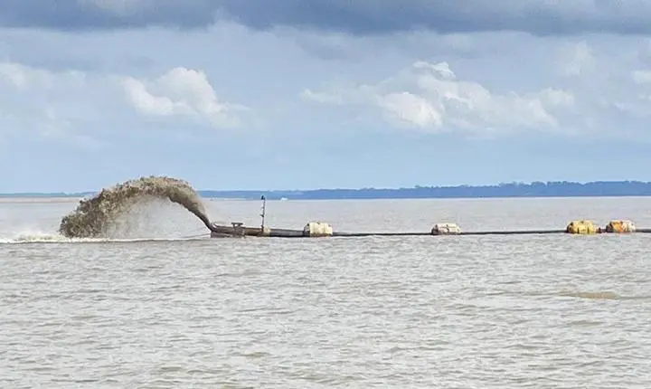 Dragagem no Solimões: até onde é seguro mexer no caminho natural do rio?