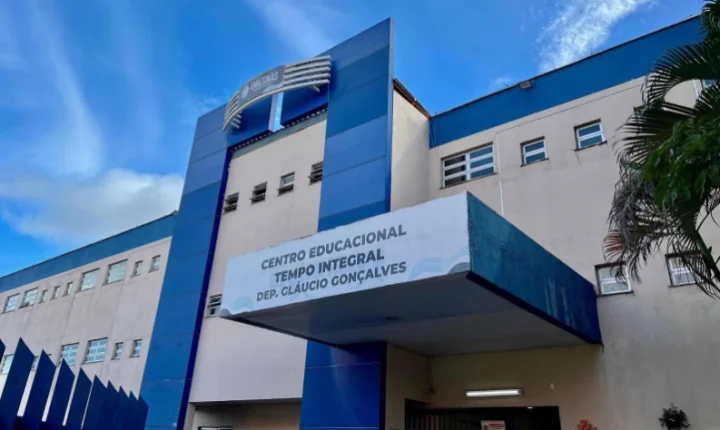 Falta de merenda provoca protesto em Parintins e denúncias atingem outras escolas do Amazonas