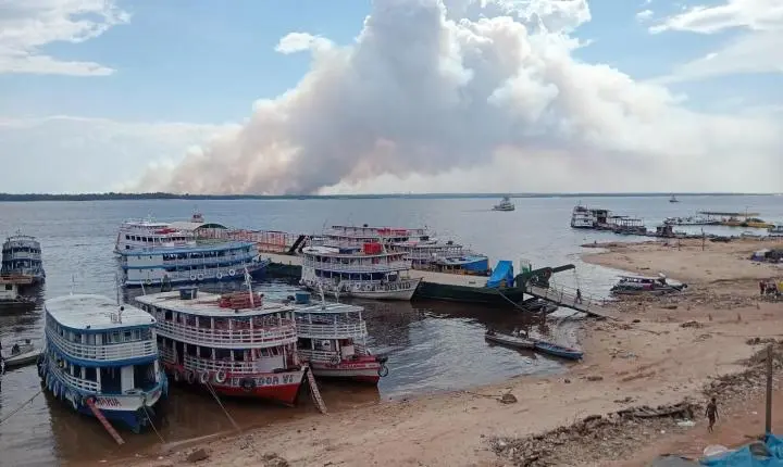 IMENSA COLUNA DE FUMAÇA: incêndio próximo ao Cacau Pirêra chama atenção e aumenta preocupação com a qualidade do ar em Manaus